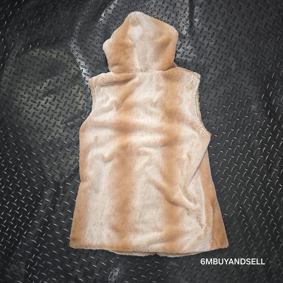 Loca L.A. Women's Medium Brown Tan Faux Fur Vest – Soft Cozy Y2K Chic - Picture 3 of 10